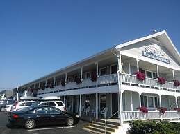 The Sandpiper Beachfront Motel