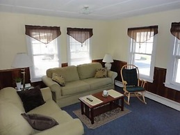 The Sandpiper Beachfront Motel