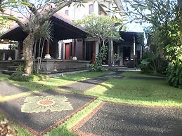 Kubu Munggu Homestay