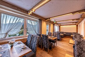 Hotel Alpina Ros Demming