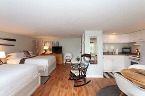 Lighthouse Motel & Cottages