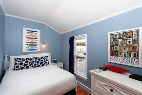 Lighthouse Motel & Cottages