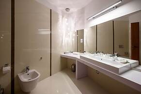 Karoly Corner Residences