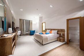 Karoly Corner Residences