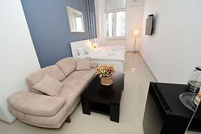 Maxela Apartments