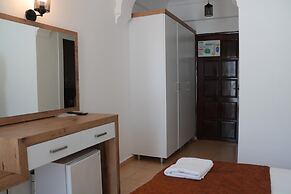 Taner Otel