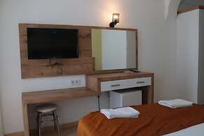 Taner Otel