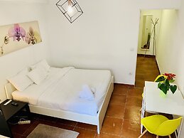 Urban Garden Porto Central Hostel