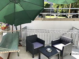 Urban Garden Porto Central Hostel