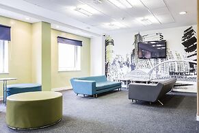 John Lester & Eddie Colman Courts - Campus Accommodation