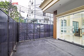 RedDoorz Plus @ Cideng Barat