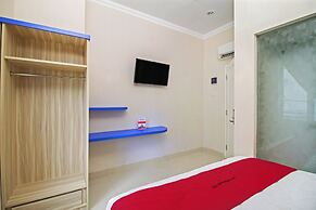 RedDoorz Plus @ Cideng Barat