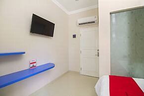 RedDoorz Plus @ Cideng Barat