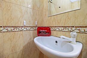 RedDoorz Plus near Ciputra World Kuningan 2