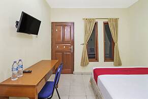 RedDoorz Plus near Ciputra World Kuningan 2