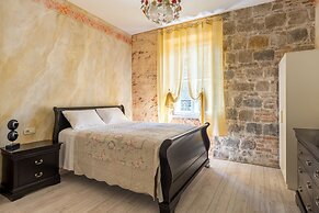 PIETRA ROSSA Luxury Rooms