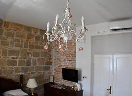 PIETRA ROSSA Luxury Rooms