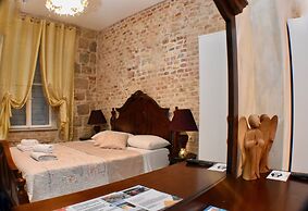 PIETRA ROSSA Luxury Rooms