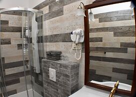 PIETRA ROSSA Luxury Rooms