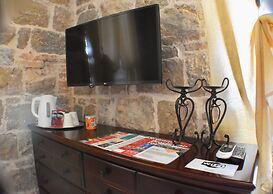 PIETRA ROSSA Luxury Rooms