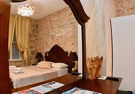 PIETRA ROSSA Luxury Rooms