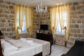 PIETRA ROSSA Luxury Rooms