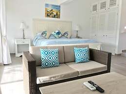 Dickenson Bay Oasis Antigua Village