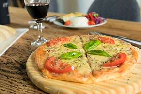 Undarius Hotel - Clothing Optional Hotel Exclusively for Gay Men