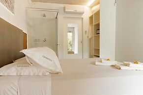 Undarius Hotel - Clothing Optional Hotel Exclusively for Gay Men