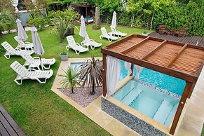 Undarius Hotel - Clothing Optional Hotel Exclusively for Gay Men