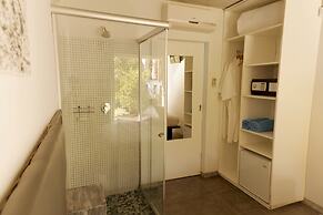 Undarius Hotel - Clothing Optional Hotel Exclusively for Gay Men