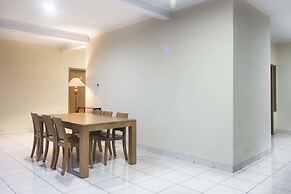 RedDoorz Plus near Stadion Mandala Krida