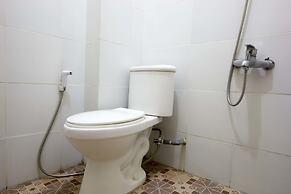 RedDoorz Plus near Stadion Mandala Krida