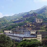 Gold Stone Crescent Moon Light