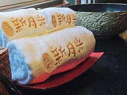 Gold Stone Crescent Moon Light