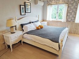 Gold Stone Crescent Moon Light