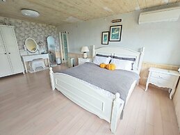 Gold Stone Crescent Moon Light