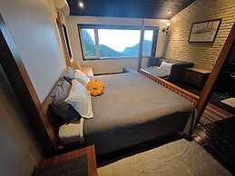 Gold Stone Crescent Moon Light