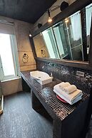 Gold Stone Crescent Moon Light