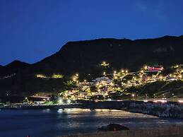 Gold Stone Crescent Moon Light