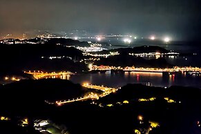 Gold Stone Crescent Moon Light