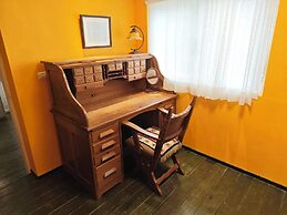 Gold Stone Crescent Moon Light