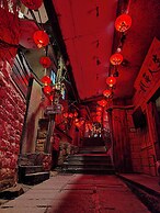 Gold Stone Crescent Moon Light