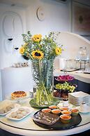 Gold Stone Crescent Moon Light