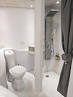 Gold Stone Crescent Moon Light