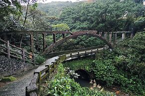 Gold Stone Crescent Moon Light