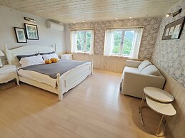 Gold Stone Crescent Moon Light