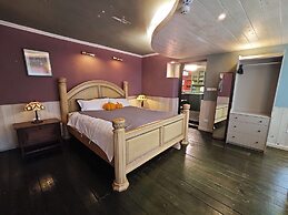 Gold Stone Crescent Moon Light