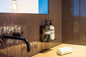 U Eat & Sleep Antwerp