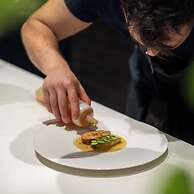 U Eat & Sleep Antwerp